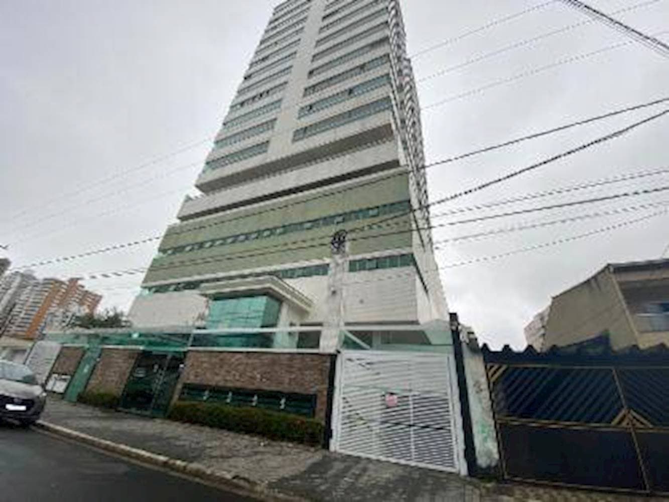 Foto 1 de 5: Apartamento em leilão em Praia Grande - SP, bairro Jardim Minas Gerais — Apartamento no Jardim Minas Gerais em Praia Grande/SP