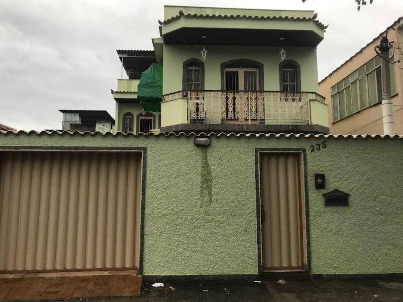Foto 1 de 26: Casa em leilão em Rio De Janeiro - RJ, bairro Bento Ribeiro — Casa em Bento Ribeiro - Rio de Janeiro/RJ