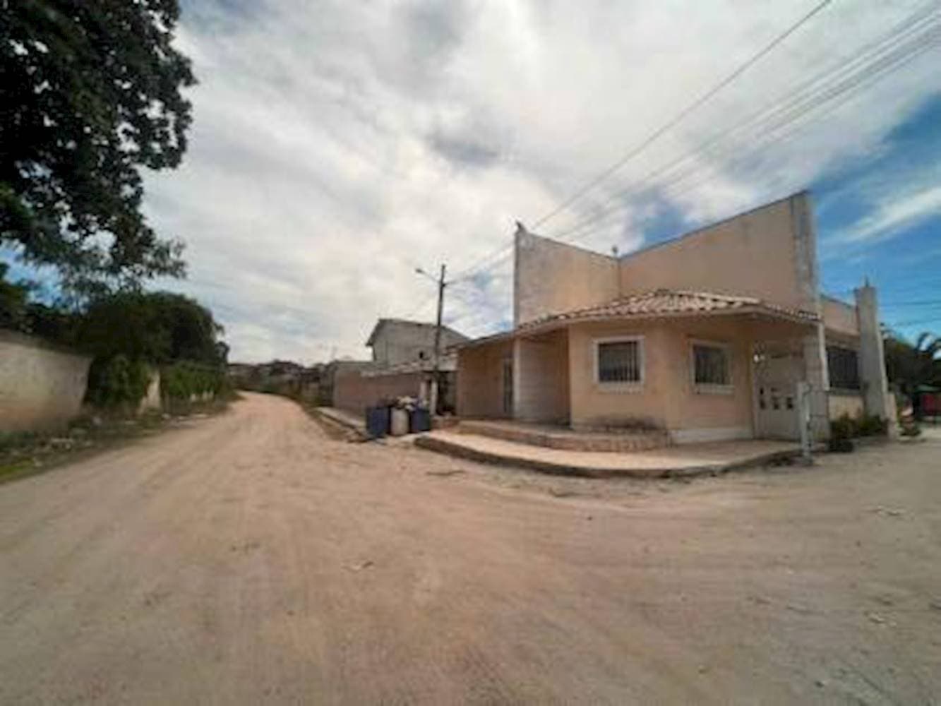 Foto 2 de 8: Casa em leilão em Itaboraí - RJ, bairro Vila Gabriela — Casa na Vila Gabriela - Itaboraí/RJ