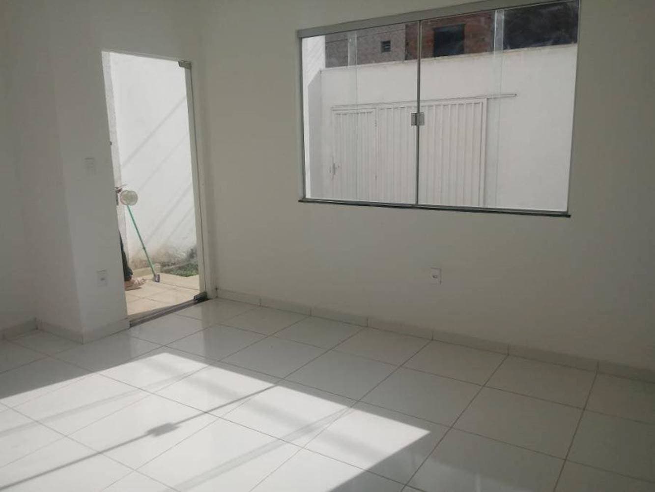 Foto 3 de 15: Casa em leilão em Feira De Santana - BA, bairro Jardim Cruzeiro — Casa no Jardim Cruzeiro em Feira De Santana/BA