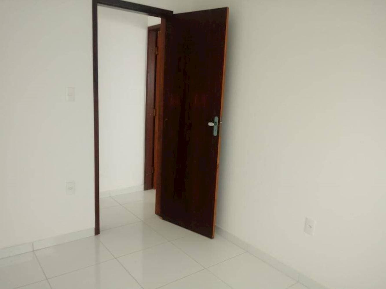 Foto 11 de 15: Casa em leilão em Feira De Santana - BA, bairro Jardim Cruzeiro — Casa no Jardim Cruzeiro em Feira De Santana/BA