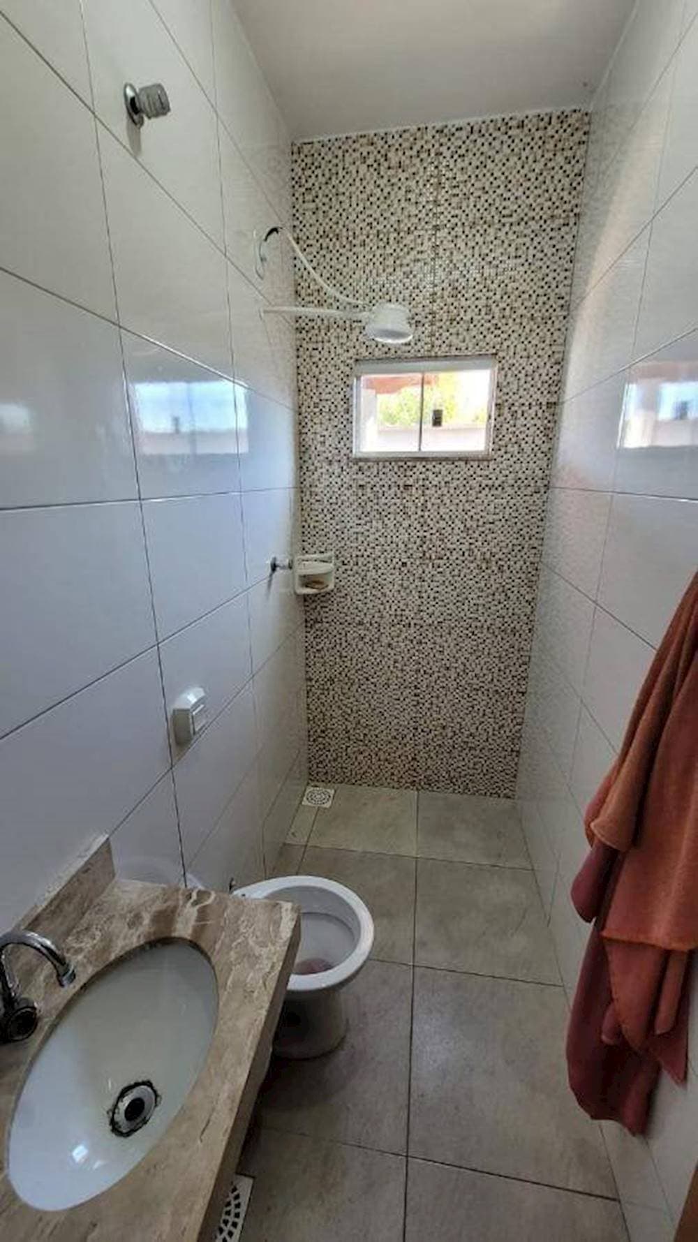 Foto 8 de 15: Casa em leilão em Goiânia - GO — Casa em Condomínio no Residencial Luana Park - Goiânia/GO