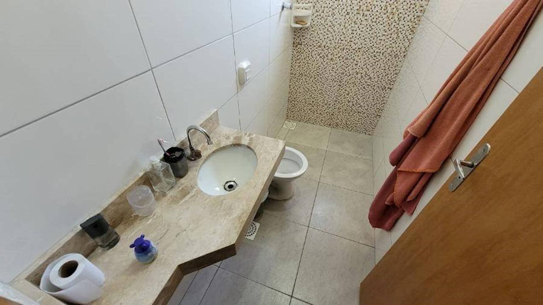 Foto 9 de 15: Casa em leilão em Goiânia - GO — Casa em Condomínio no Residencial Luana Park - Goiânia/GO
