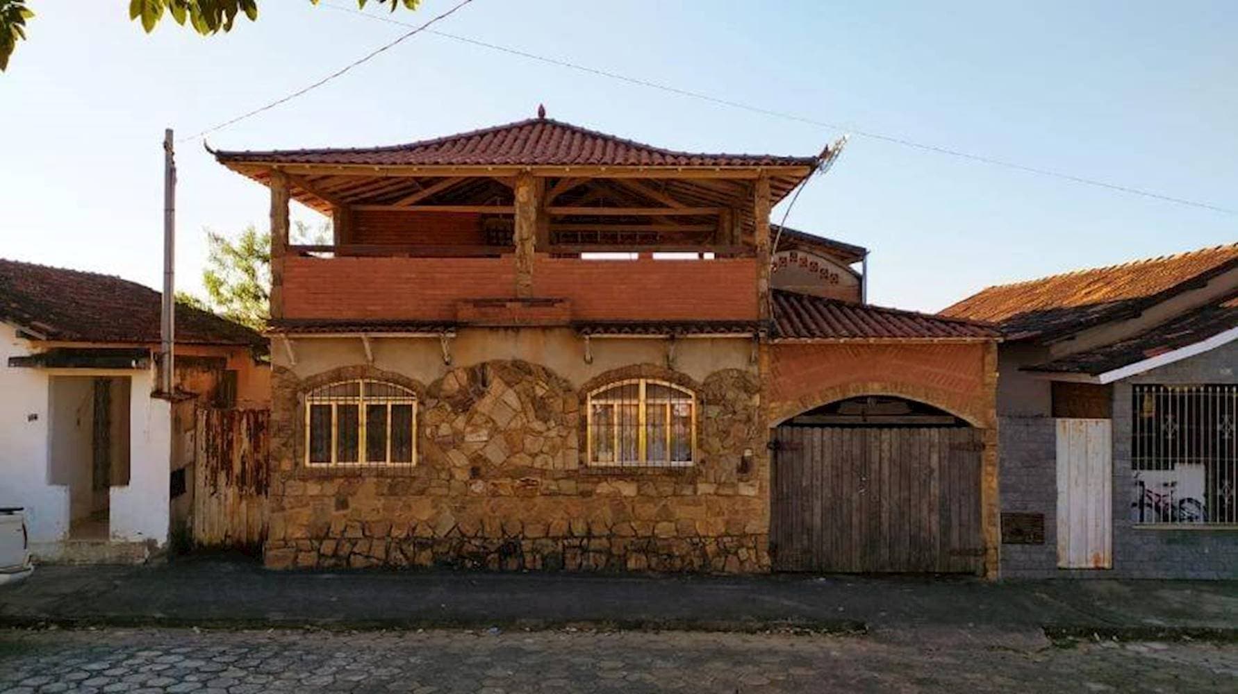 Foto 1 de 5: Casa em leilão em São Vicente De Minas - MG, bairro Centro — Casa no Centro em São Vicente de Minas/MG