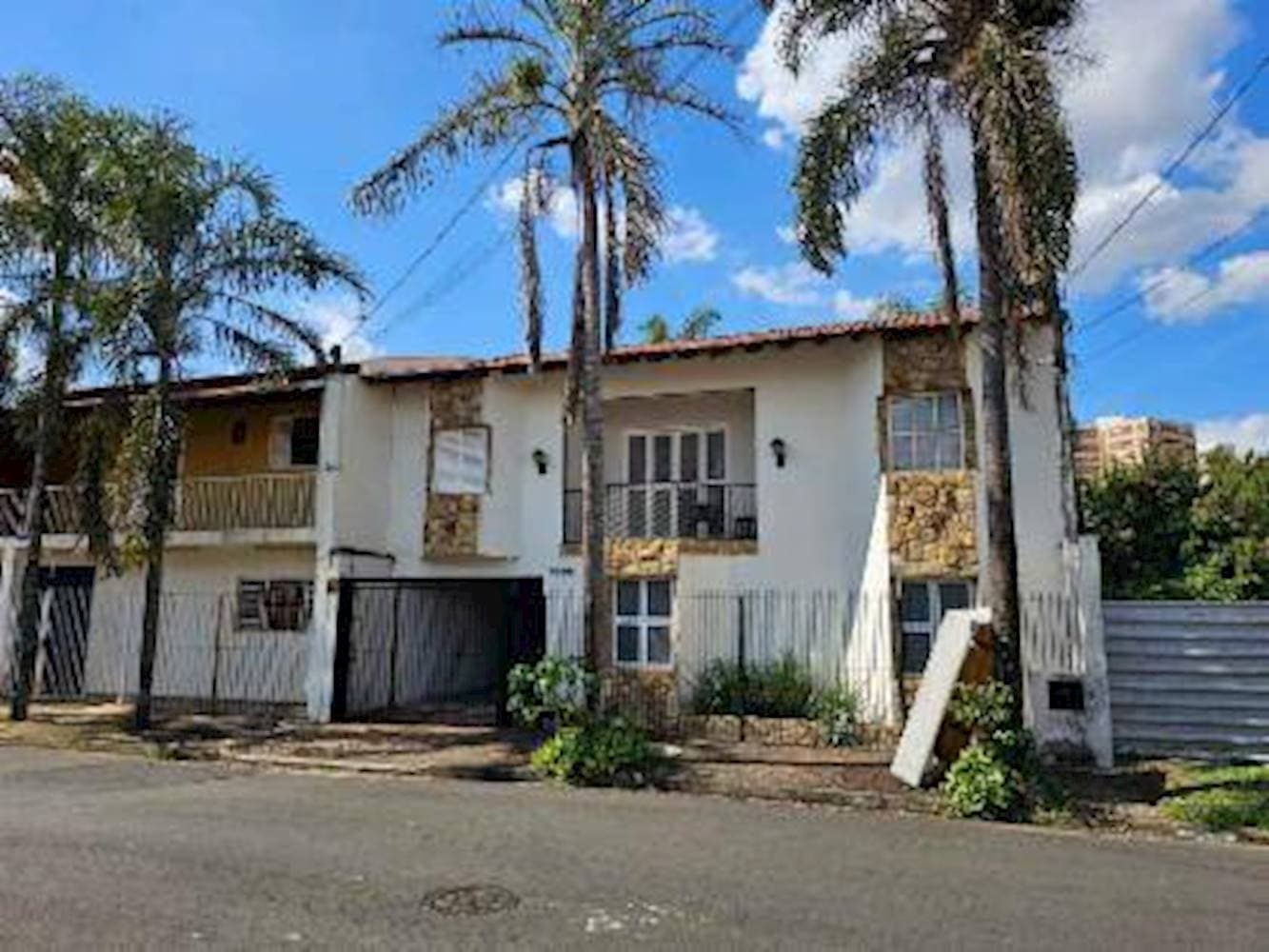 Foto 1 de 15: Casa em leilão em Rio Claro - SP, bairro Jardim Mirassol — Casa no Jardim Mirassol - Rio Claro/SP
