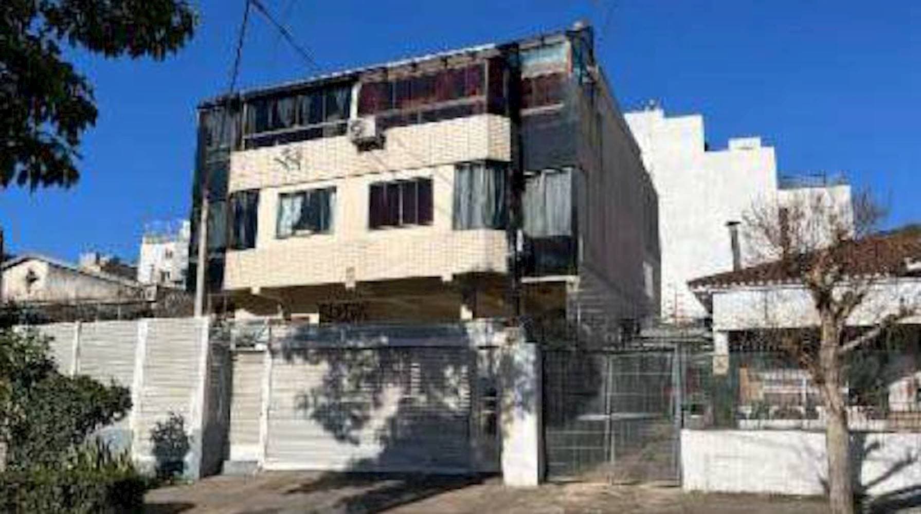 Foto 1 de 14: Apartamento em leilão em Porto Alegre - RS, bairro Menino Deus — Apartamento em Menino Deus - Porto Alegre/RS
