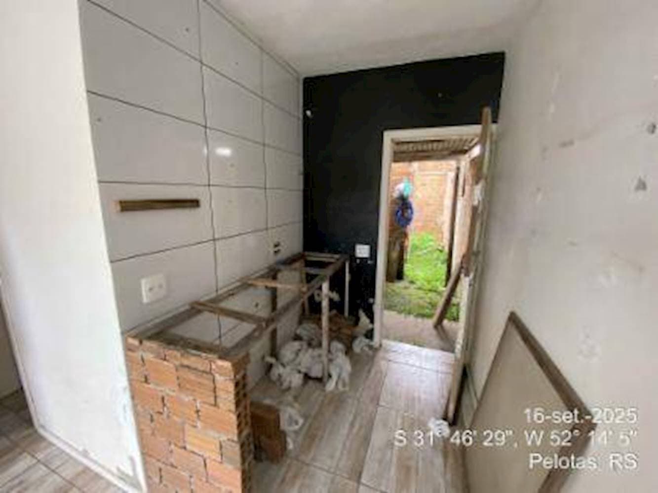 Foto 9 de 14: Casa em leilão em Pelotas - RS, bairro Laranjal — Casa em Laranjal - Pelotas/RS