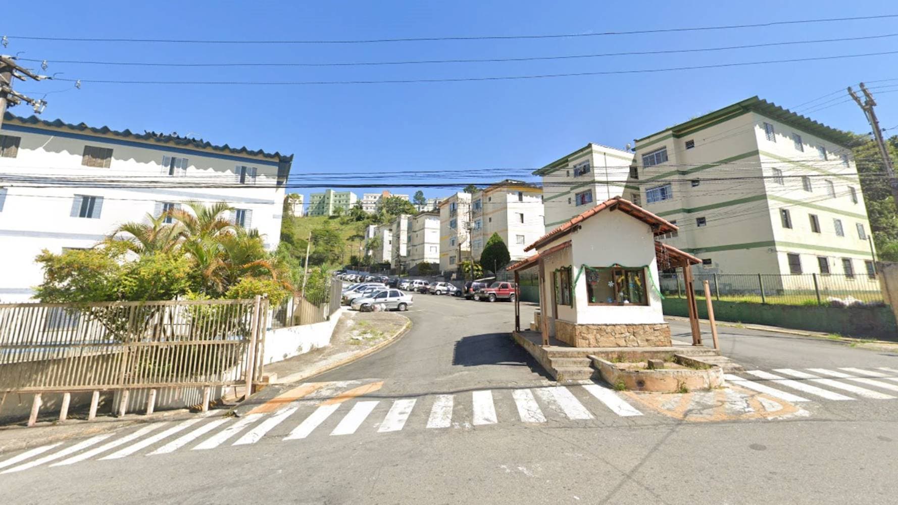 Foto 3 de 5: Apartamento em leilão em Cotia - SP, bairro Jardim Rio das Pedras — Apartamento no "Edifício Pedra Amarela" - Jardim Rio das Pedras - Cotia/SP