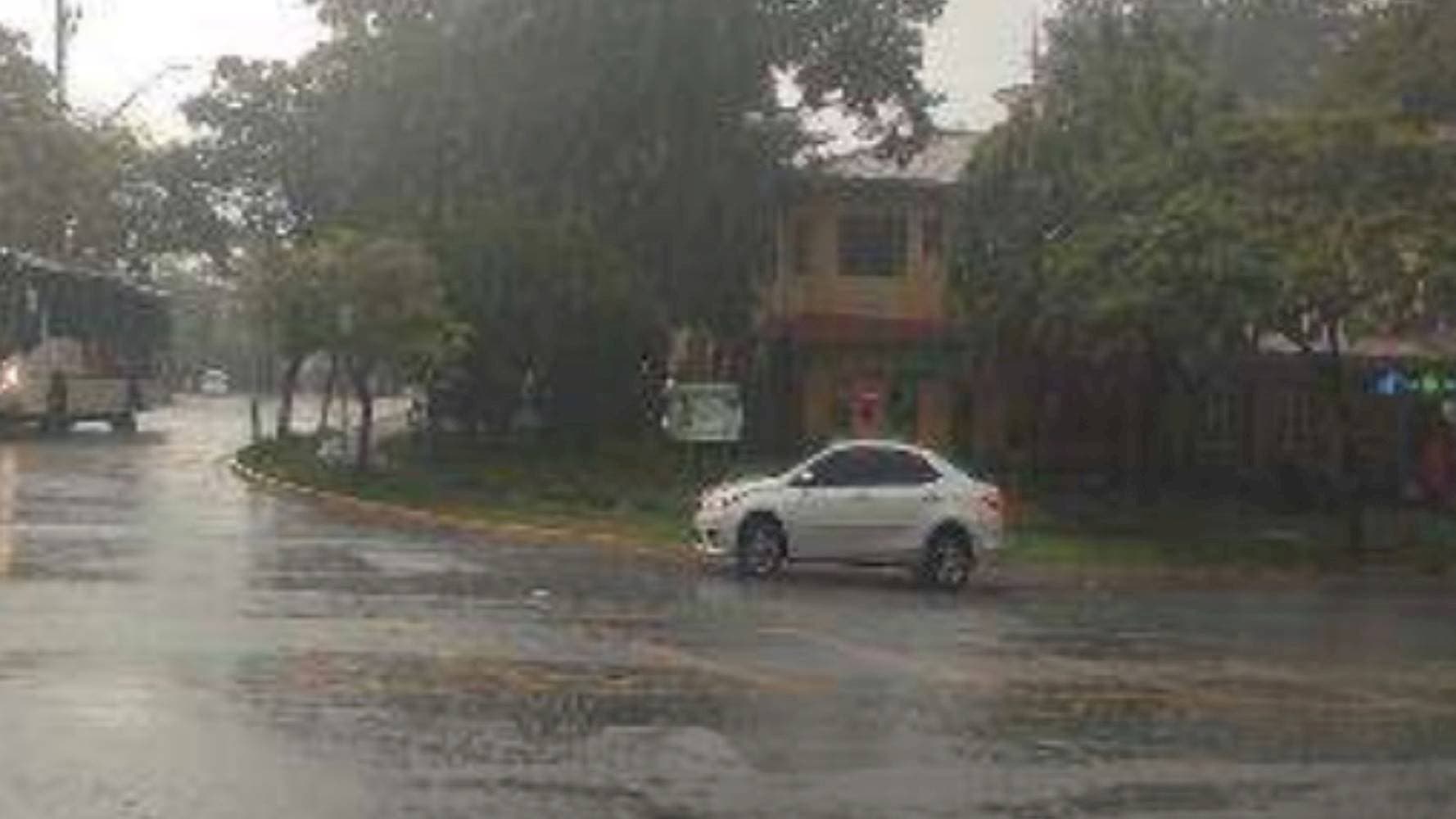 Foto 2 de 3: Casa em leilão em Cotia - SP, bairro Granja Viana — Casa no "Carmel Condomínio Fechado" - Granja Viana - Cotia/SP