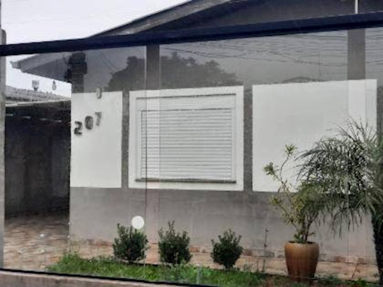 Foto 2 de 3: Casa em leilão em Esteio - RS, bairro Santo Inácio — Casa em Santo Inácio - Esteio/RS