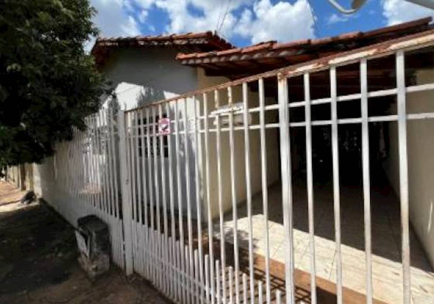 Foto 2 de 15: Casa em leilão em Iporá - GO, bairro São José — Casa em São José - Iporá/GO