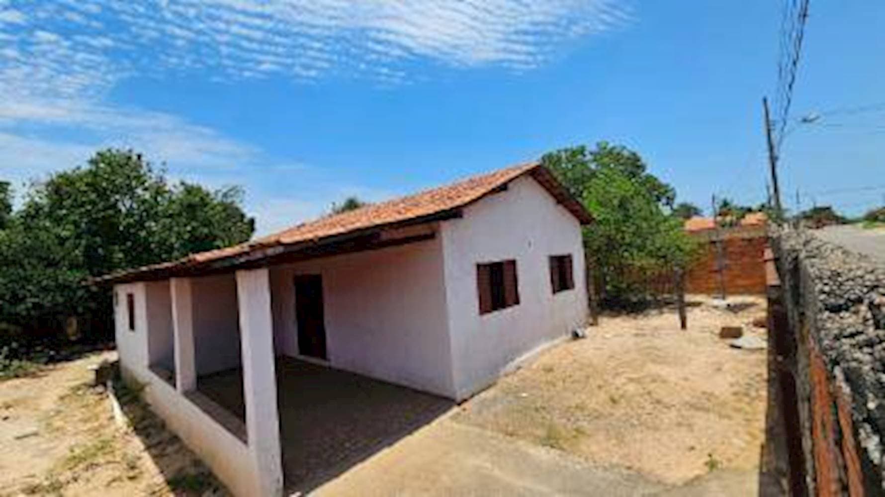 Foto 5 de 15: Casa em leilão em Urucuia - MG, bairro Centro — Casa em Centro - Urucuia/MG