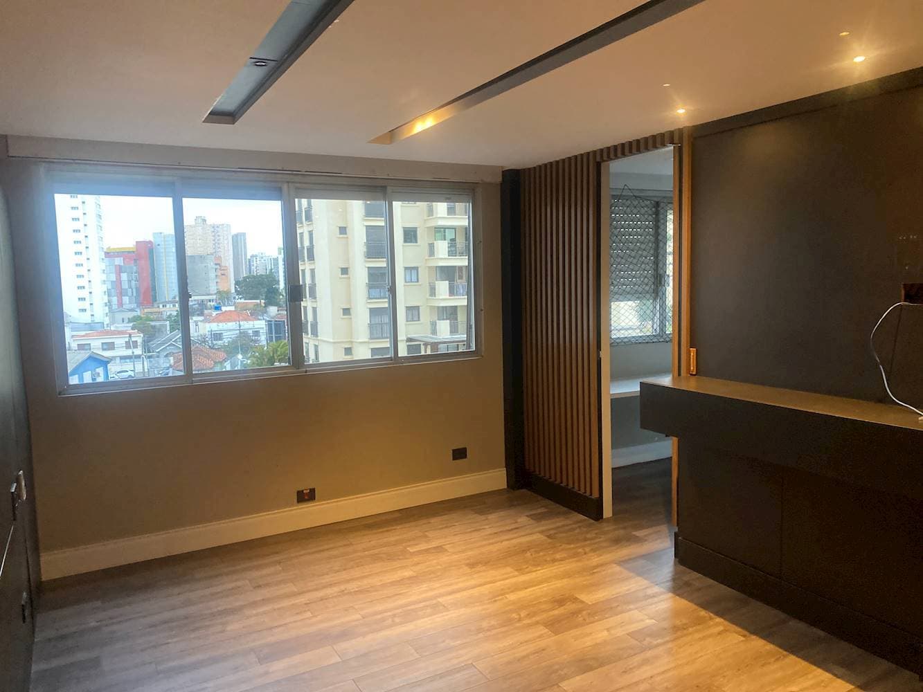 Foto 8 de 13: Apartamento em leilão em Curitiba - PR, bairro Água Verde — Apartamento no "Edifício Janaína" - Água Verde - Curitiba/PR