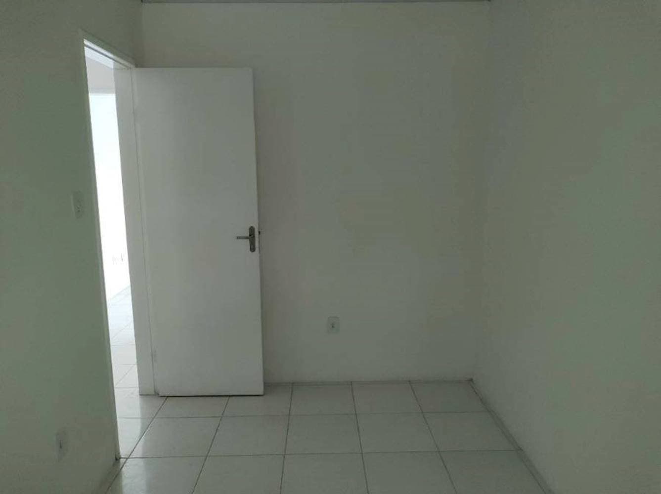 Foto 8 de 11: Casa em leilão em Camaçari - BA, bairro Parque Verde I — Casa de Condomínio no Parque Verde I em Camaçari/BA