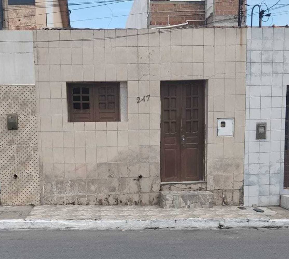 Foto 1 de 10: Casa em leilão em Bezerros - PE, bairro São Sebastião — Casa em São Sebastião - Bezerros/PE