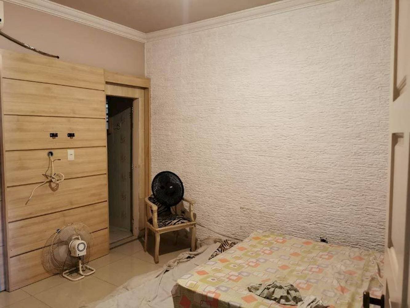 Foto 8 de 13: Casa em leilão em São Gonçalo - RJ, bairro Trindade — Casa em Trindade - São Gonçalo/RJ