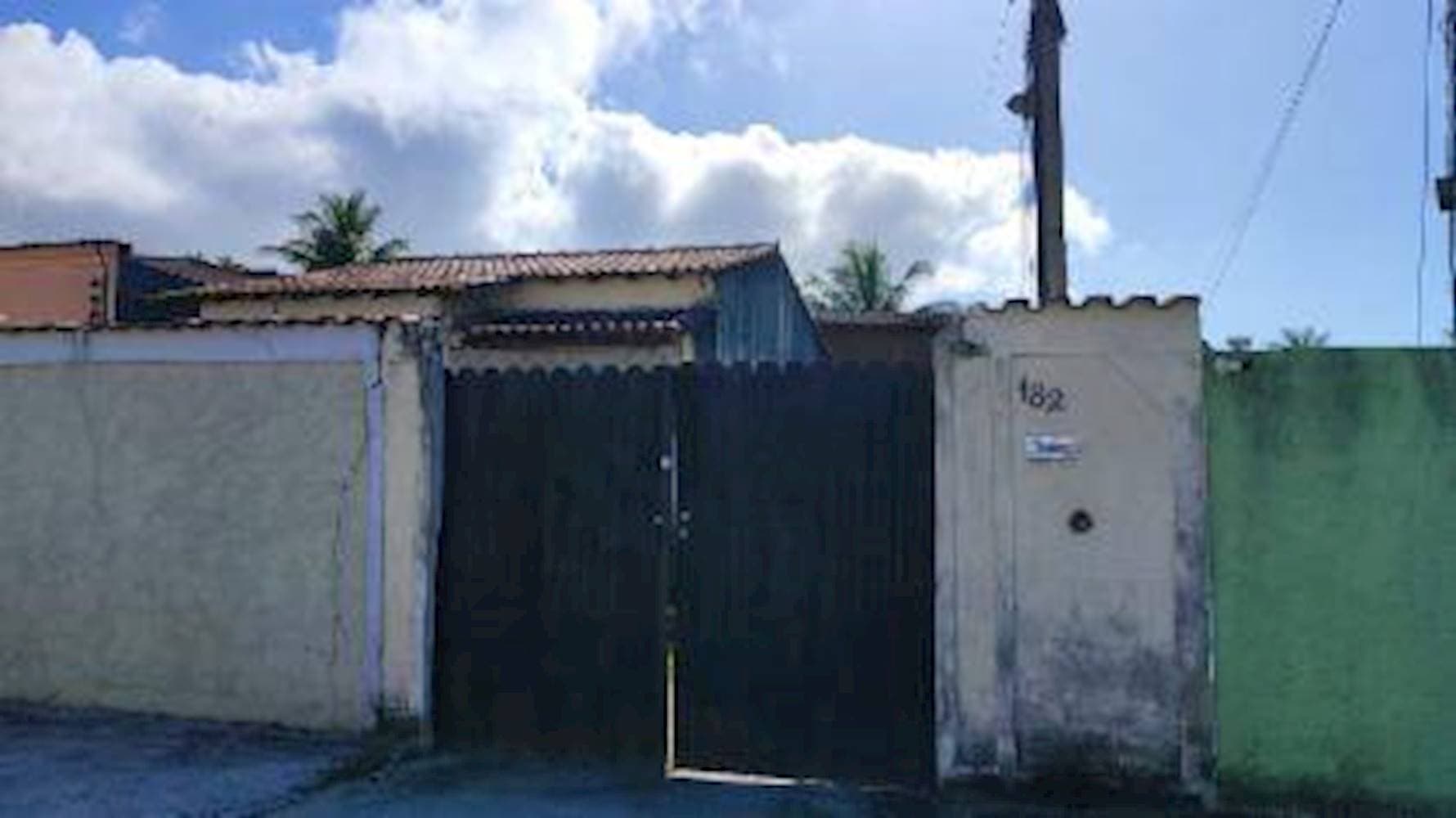 Foto 2 de 4: Casa em leilão em Magé - RJ, bairro Praia Do Imperador — Casa em Praia Do Imperador - Magé/RJ