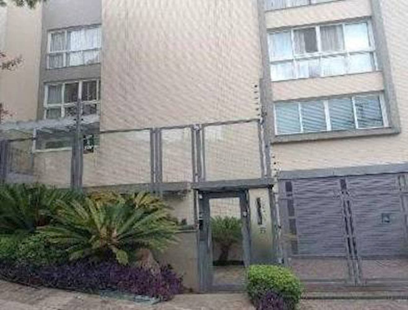 Foto 2 de 18: Apartamento em leilão em Porto Alegre - RS, bairro Cristal — Apartamento em Cristal - Porto Alegre/RS