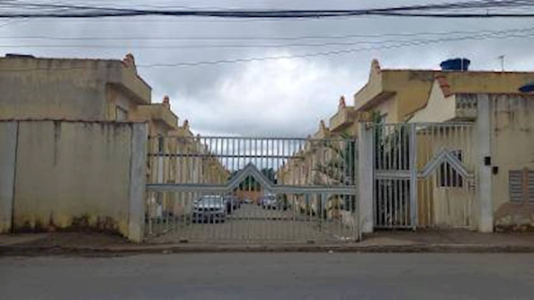 Foto 1 de 11: Casa em leilão em Suzano - SP, bairro Jardim Europa — Casa no Condomínio Residencial Oliveira I - Jardim Europa - Suzano/SP