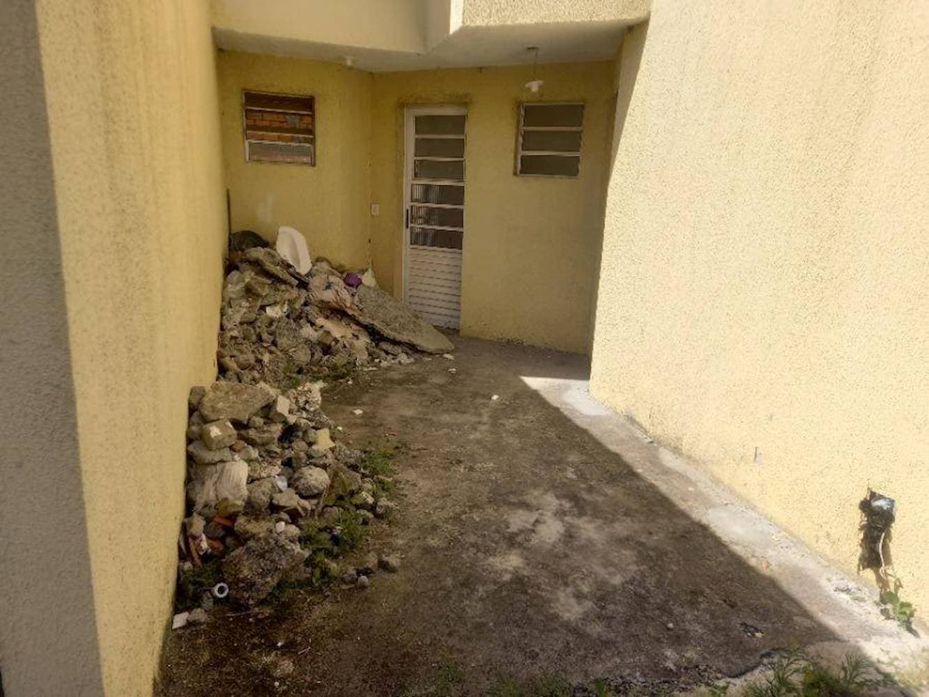 Foto 5 de 11: Casa em leilão em Suzano - SP, bairro Jardim Europa — Casa no Condomínio Residencial Oliveira I - Jardim Europa - Suzano/SP