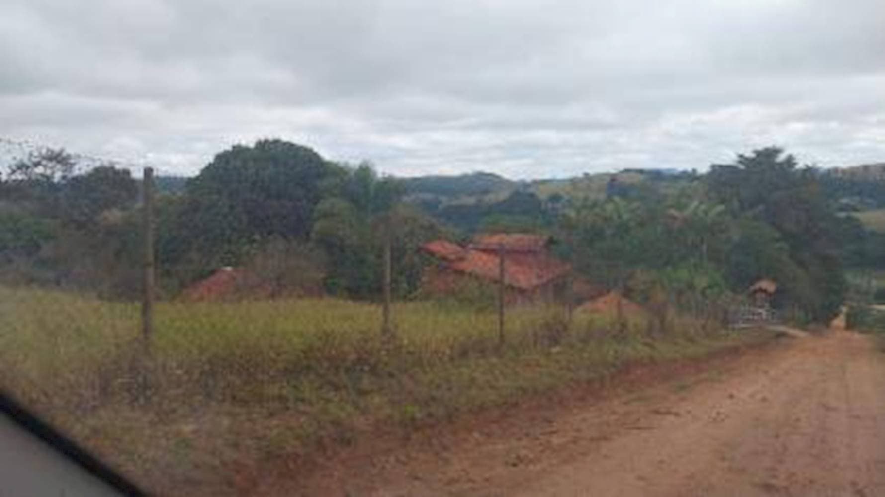 Foto 4 de 5: Casa em leilão em Antônio Carlos - MG, bairro Vale do Ipê — Casa no Vale do Ipê em Antônio Carlos/MG