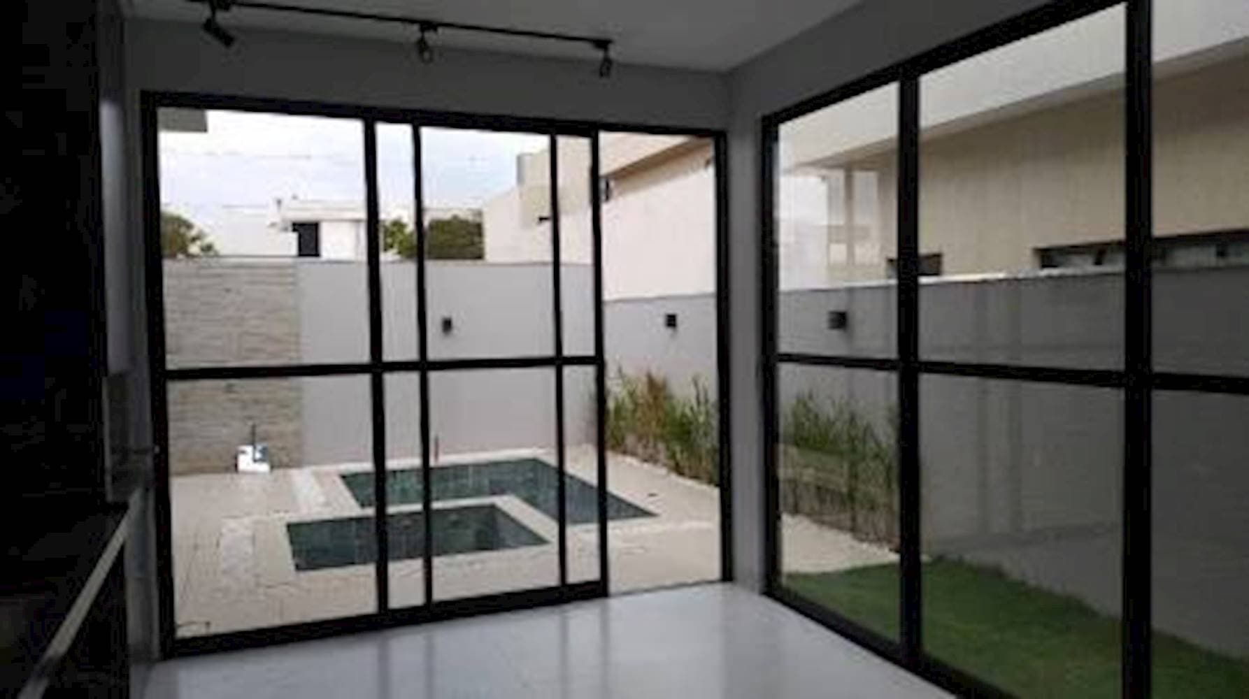 Foto 3 de 15: Casa em leilão em Anápolis - GO, bairro Terras Alpha Anápolis — Casa em Condomínio no Terras Alpha Anápolis - Anápolis/GO