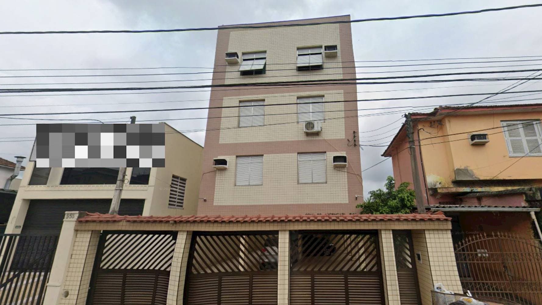 Foto 1 de 4: Apartamento em leilão em São Vicente - SP, bairro Vila Valença — Apartamento no "Edifício Arcenciel"  - Vila Valença - São Vicente/SP