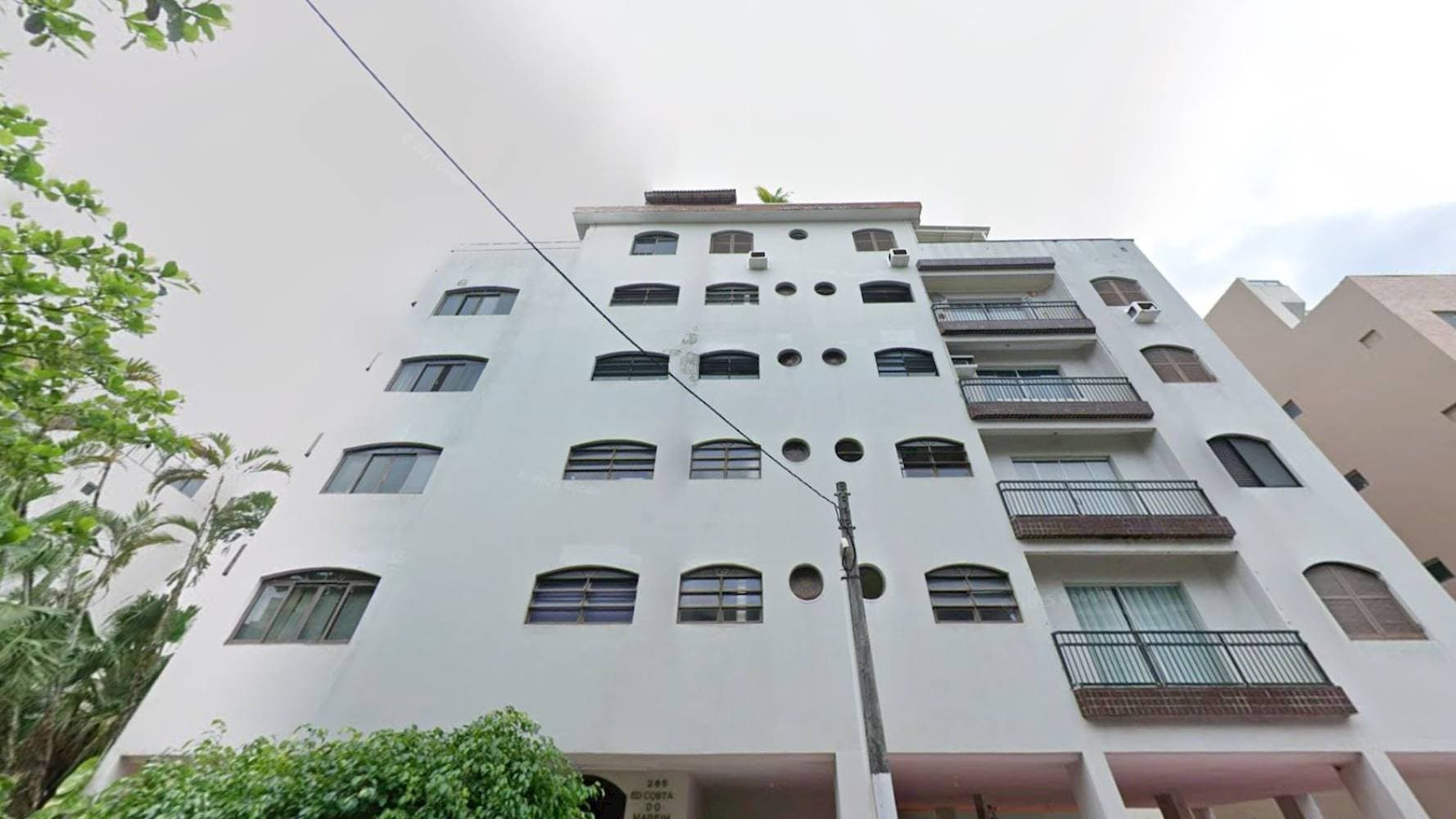 Foto 1 de 4: Apartamento em leilão em Guarujá - SP, bairro Jardim Santa Izabel — Apartamento no "Edifício Costa Marfim" - - Guarujá/SP