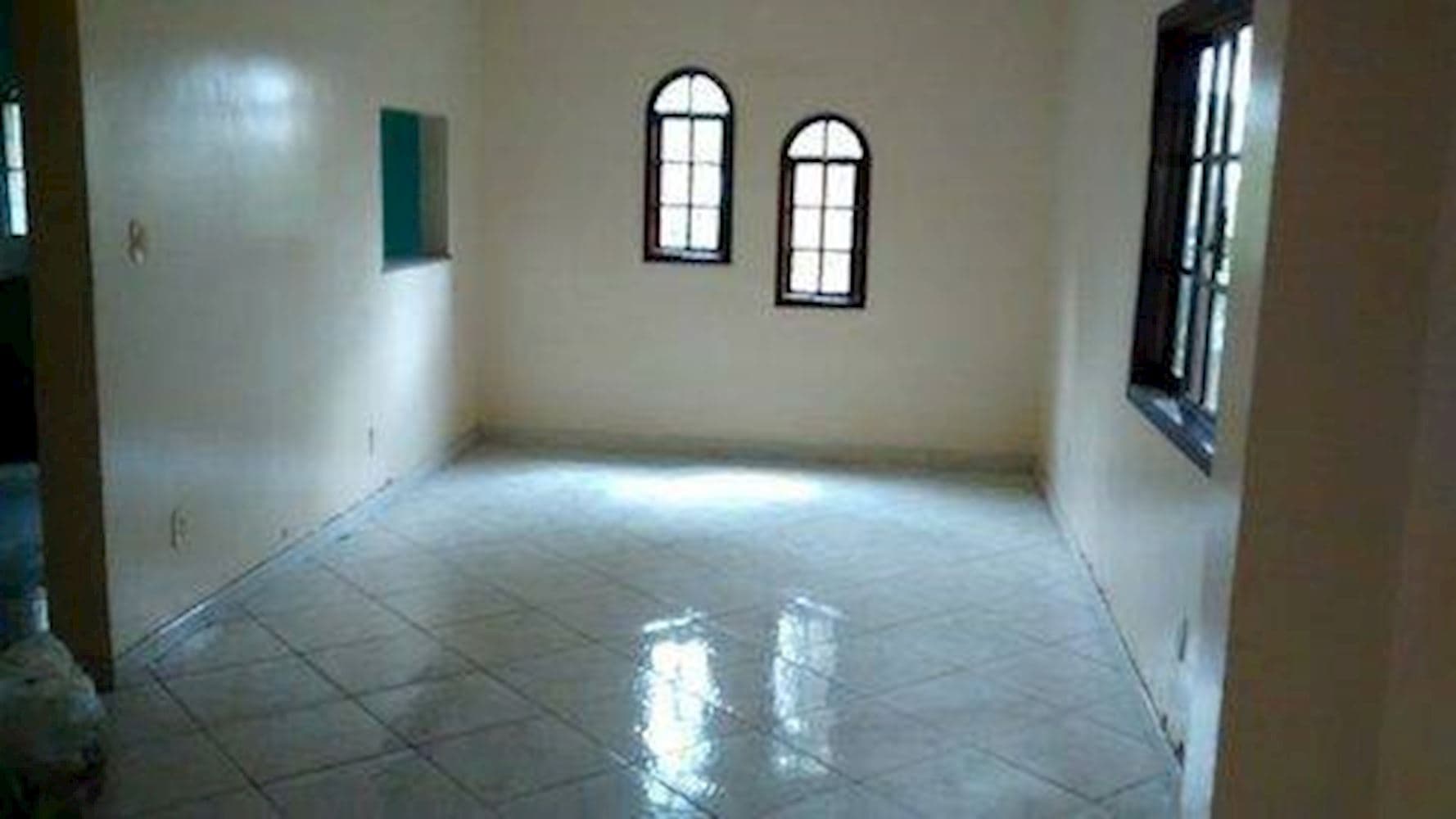 Foto 4 de 11: Casa em leilão em São Gonçalo - RJ, bairro Santa Isabel — Casa de condomínio em Santa Isabel - São Gonçalo/RJ