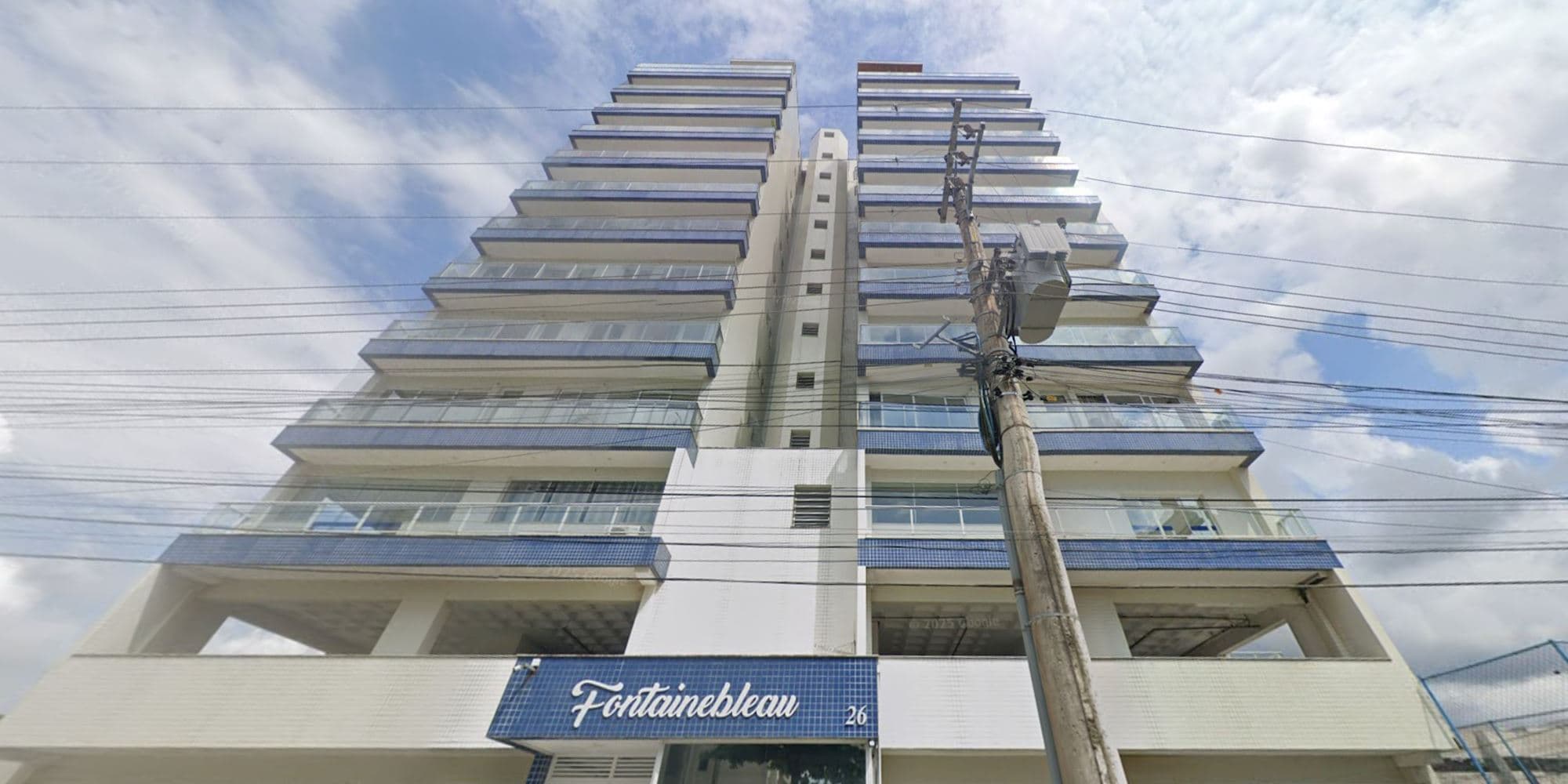 Foto 1 de 5: Apartamento em leilão em Guarujá - SP, bairro Jardim Aruan — Apartamento no "Condomínio Residencial Fontainebleau" - Parque Balneario Poiares -  Caraguatatuba/SP