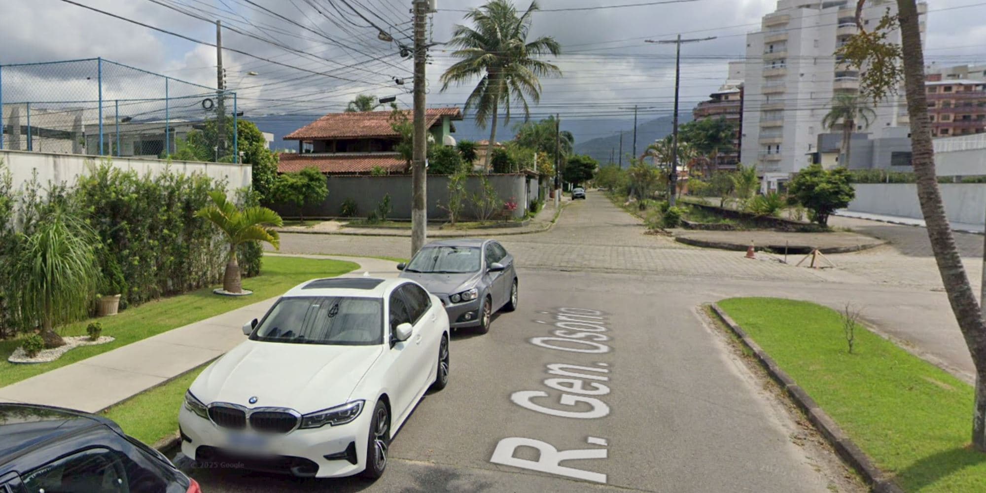 Foto 4 de 5: Apartamento em leilão em Guarujá - SP, bairro Jardim Aruan — Apartamento no "Condomínio Residencial Fontainebleau" - Parque Balneario Poiares -  Caraguatatuba/SP