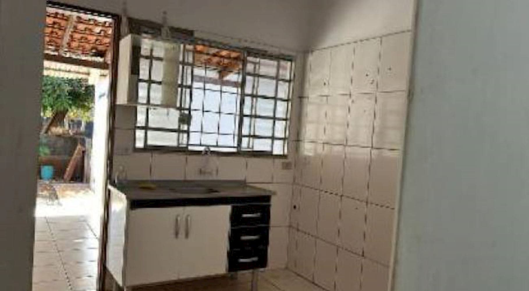 Foto 7 de 13: Casa em leilão em Cassilândia - MS, bairro Vila Pernambuco — Casa na  Vila Pernambuco - Cassilândia/MS