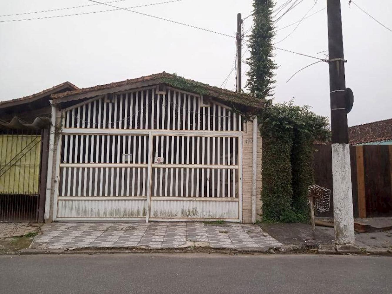 Foto 1 de 3: Casa em leilão em Praia Grande - SP, bairro Caiçara — Casa em Caiçara - Praia Grande/SP