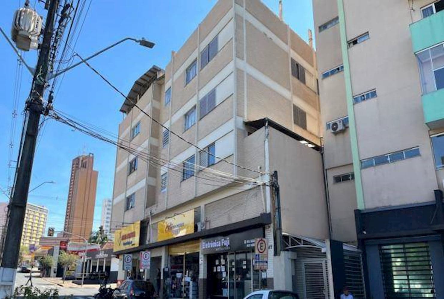 Foto 3 de 5: Apartamento em leilão em Londrina - PR, bairro Centro — Apartamento no "Edifício Marumby" -  Centro - Londrina/PR