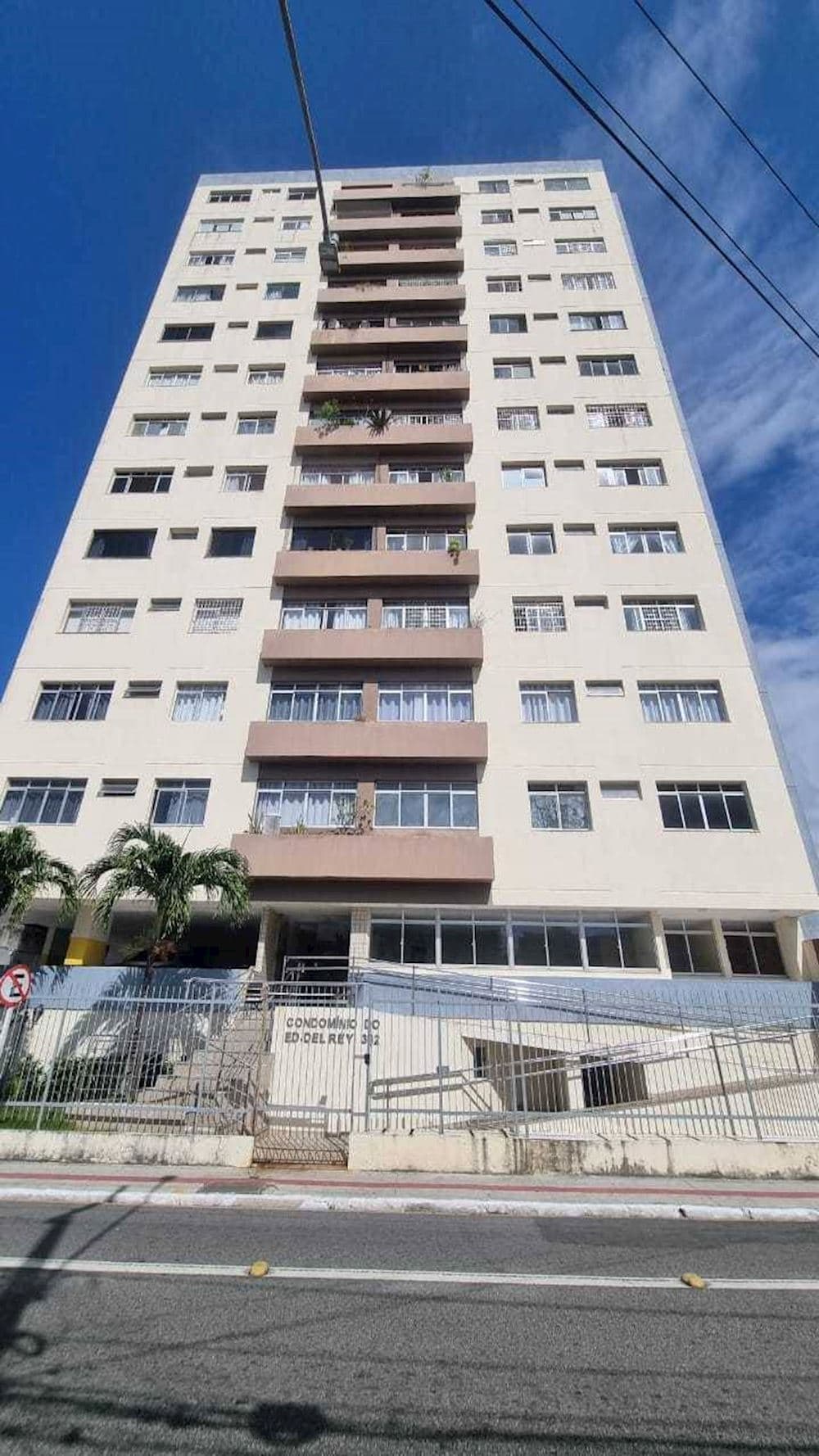 Foto 2 de 4: Apartamento em leilão em Aracaju - SE, bairro Centro — Apartamento no "Edifício Del Rey" - Centro - Aracaju/SE