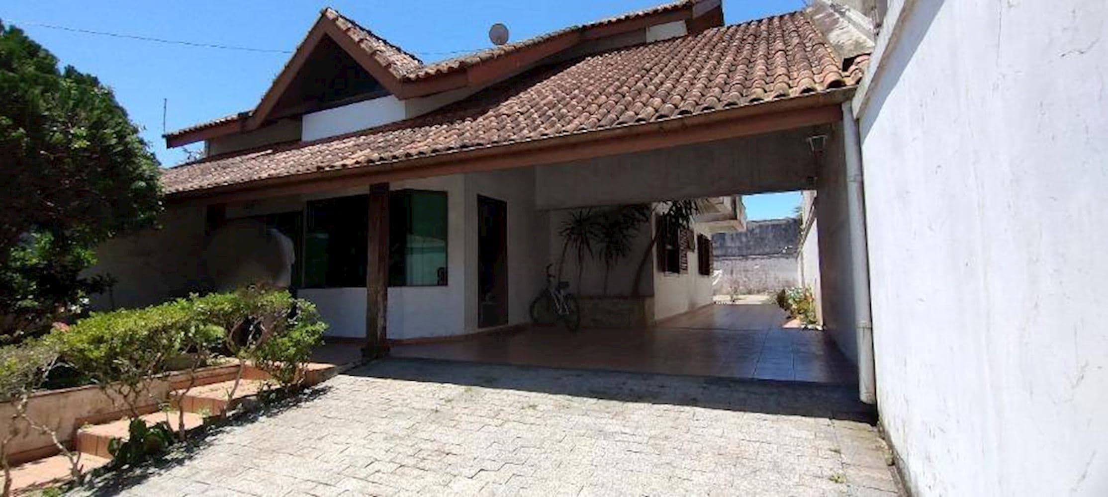 Foto 1 de 20: Casa em leilão em Peruíbe - SP, bairro Balneario Stella Maris — Casa em Balneario Stella Maris - Peruíbe/SP