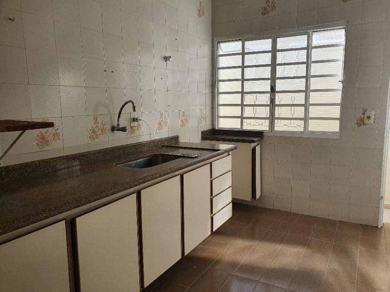 Foto 9 de 15: Casa em leilão em Marília - SP, bairro Jardim Pérola — Casa no Jardim Pérola em Marília/SP