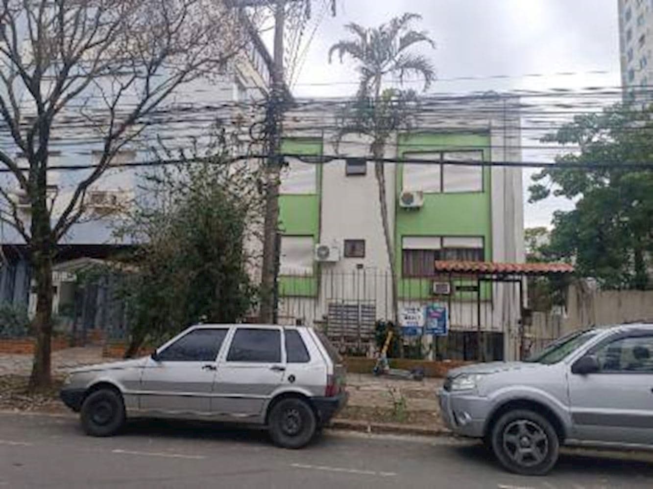 Foto 5 de 5: Apartamento em leilão em Porto Alegre - RS, bairro Menino Deus — Apartamento no " Edifício Renascença" -  Menino Deus - Porto Alegre/RS