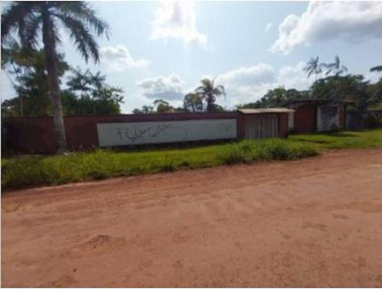 Foto 1 de 3: Casa em leilão em Benevides - PA, bairro Canutama — Casa em Canutama - Benevides/PA