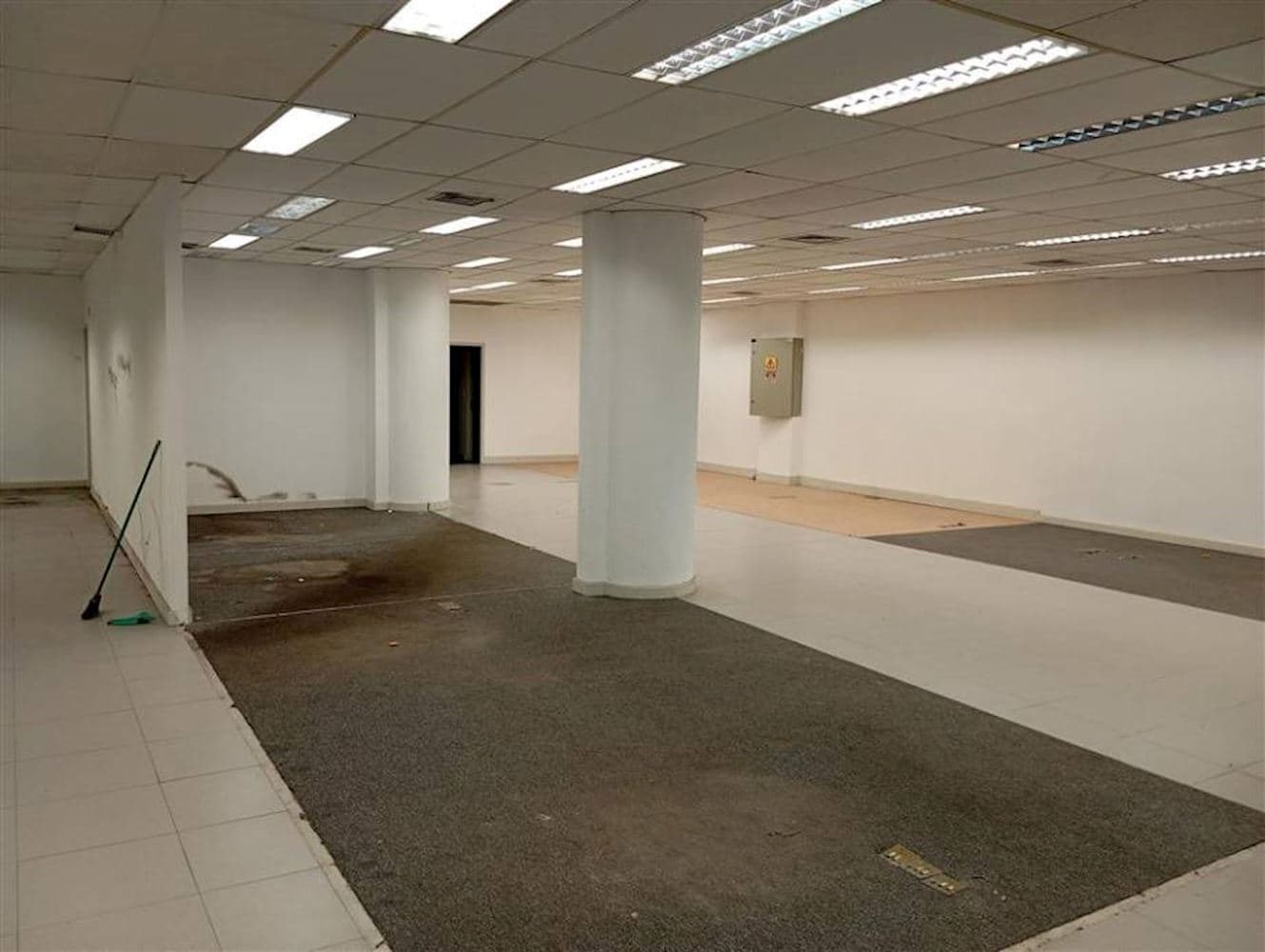 Foto 8 de 11: Comercial em leilão em Pelotas - RS, bairro Centro — Loja Comercial (Ex-agência) - Centro - Pelotas/RS