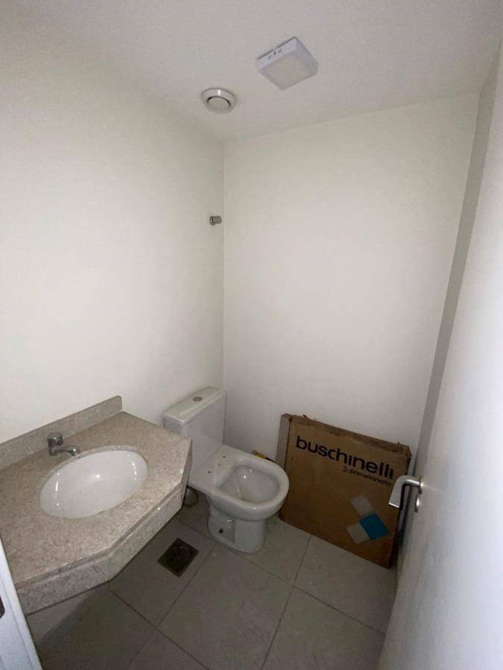Foto 8 de 9: Comercial em leilão em Itaboraí - RJ, bairro Jardim Imperial — Sala Comercial no Jardim Imperial em Itaboraí/RJ