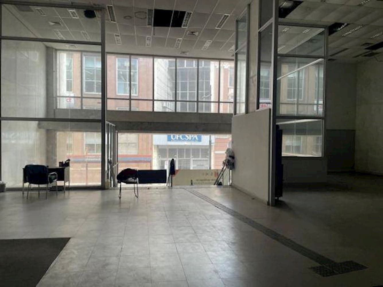 Foto 2 de 13: Comercial em leilão em Porto Alegre - RS, bairro Centro Historico — Imóvel Comercial (Ex-agência) - Centro Histórico - Porto Alegre/RS