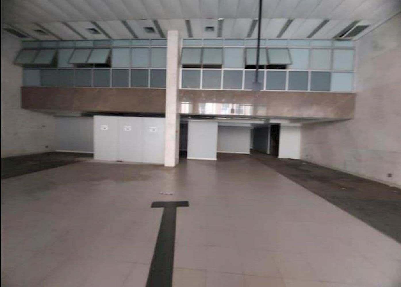 Foto 3 de 13: Comercial em leilão em Porto Alegre - RS, bairro Centro Historico — Imóvel Comercial (Ex-agência) - Centro Histórico - Porto Alegre/RS