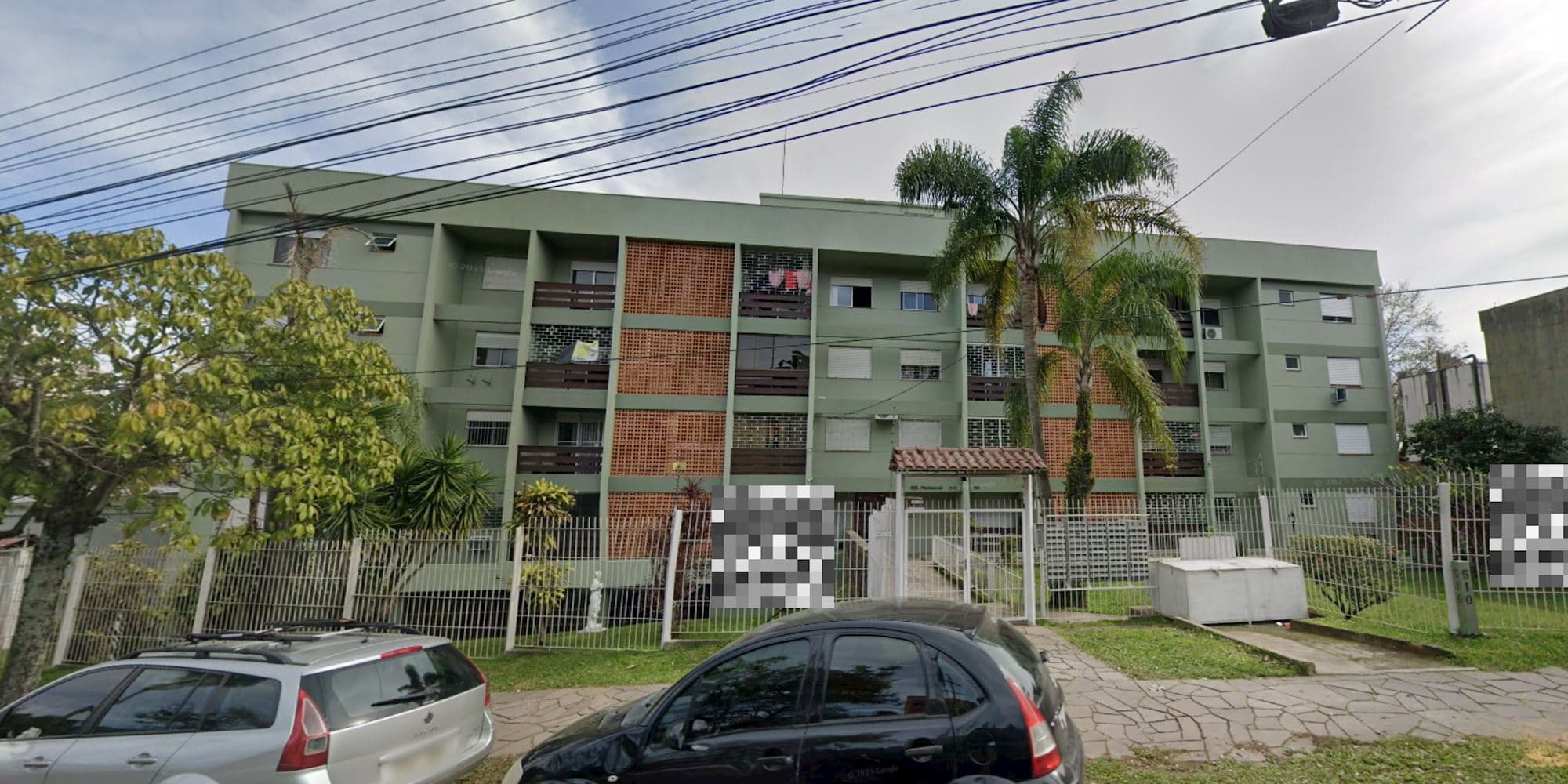 Foto 2 de 5: Apartamento em leilão em Porto Alegre - RS, bairro Partenon — Apartamento no "Edifício Panamá" - Jardim Carvalho - Porto Alegre/RS