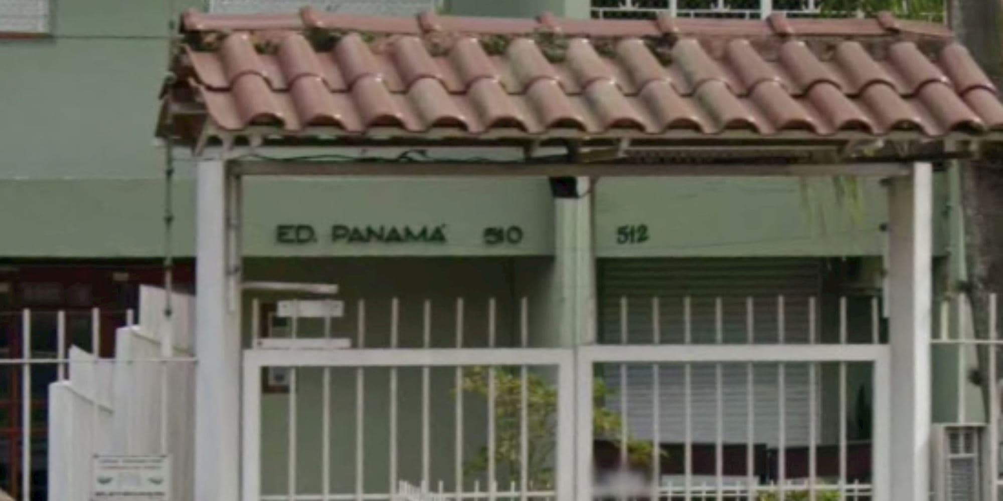 Foto 3 de 5: Apartamento em leilão em Porto Alegre - RS, bairro Partenon — Apartamento no "Edifício Panamá" - Jardim Carvalho - Porto Alegre/RS