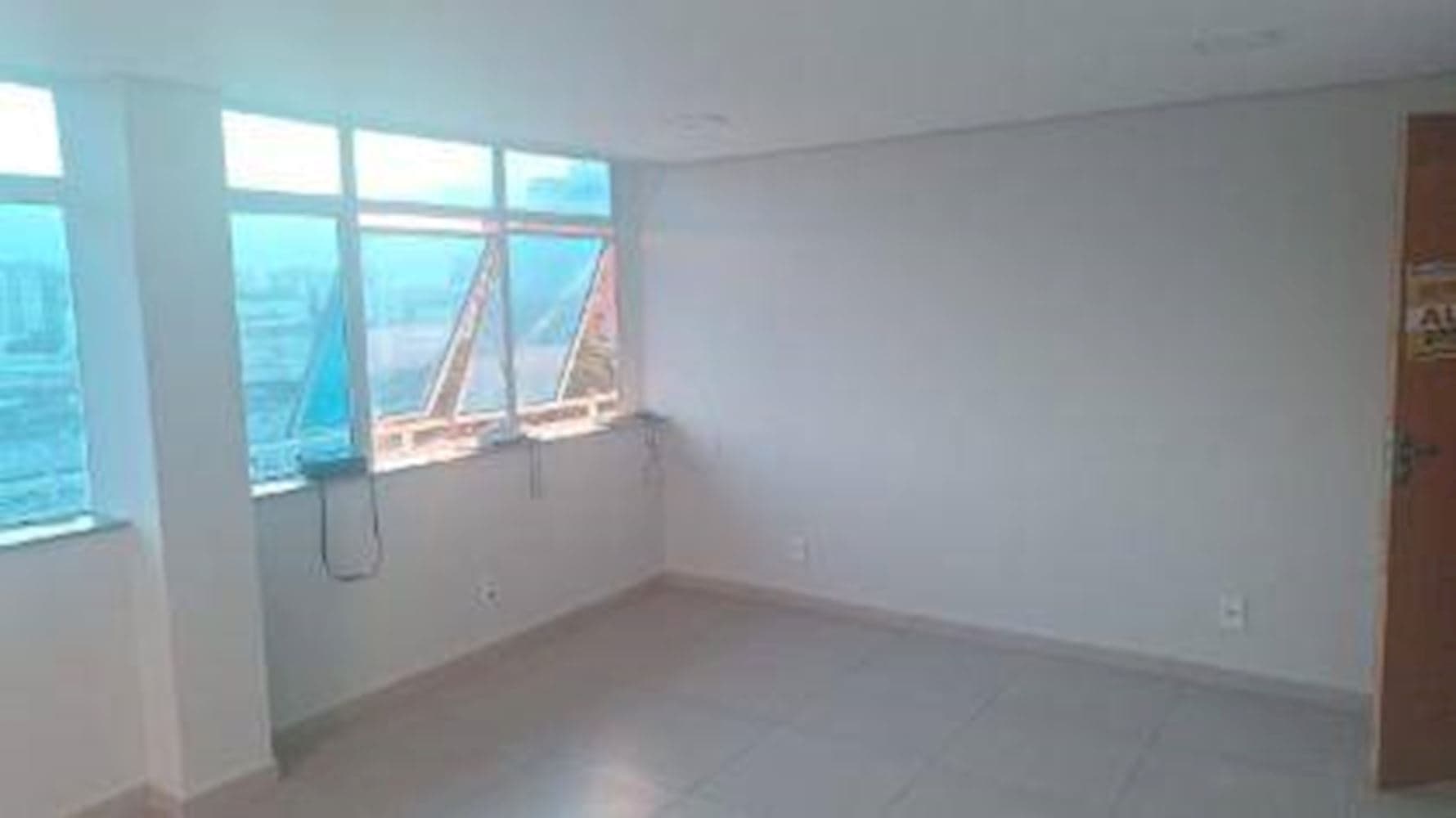 Foto 6 de 12: Comercial em leilão em São Gonçalo - RJ, bairro Alcantara — Sala Comercial em Alcantara - São Gonçalo/RJ