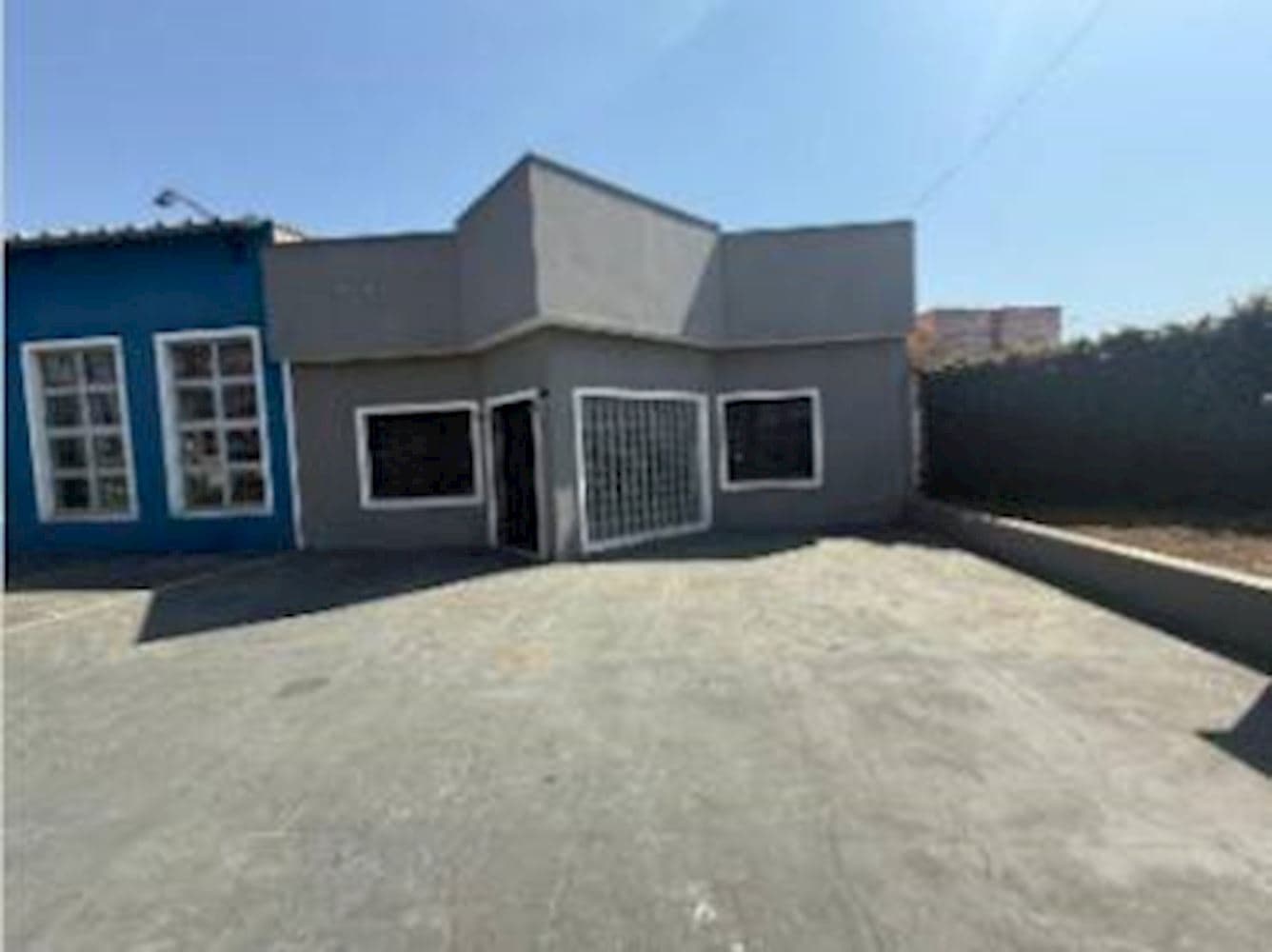 Foto 1 de 3: Comercial em leilão em Roseira - SP, bairro Vila Roma — Sala Comercial na Vila Roma em Roseira/SP
