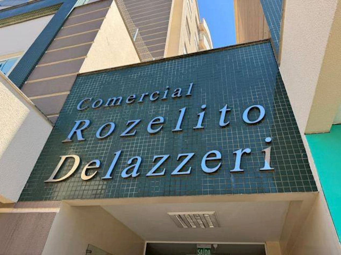 Foto 2 de 11: Comercial em leilão em Realeza - PR, bairro Centro — Sala Comercial no Centro de Realeza/PR