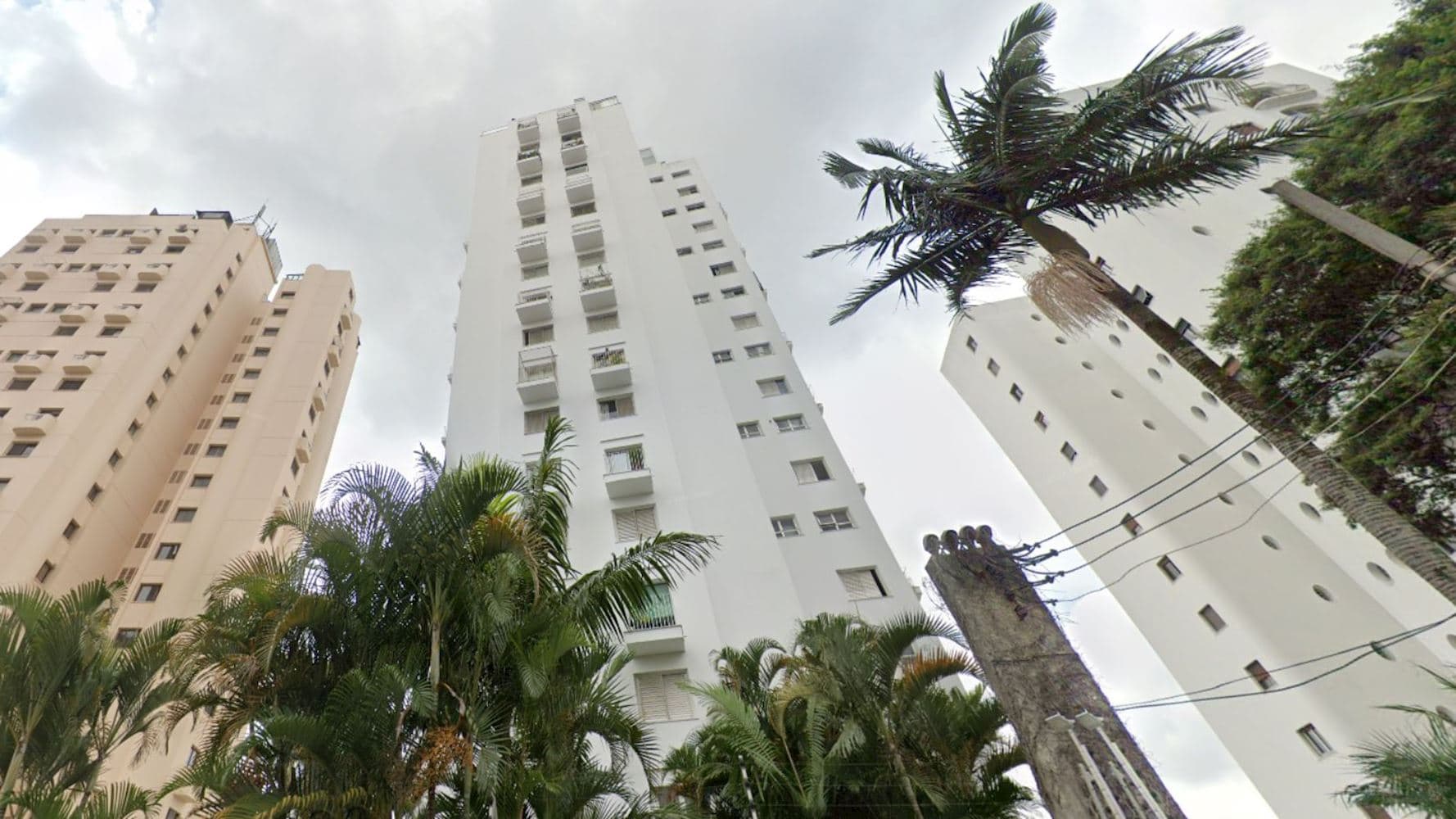 Foto 4 de 5: Apartamento em leilão em São Paulo - SP, bairro Vila Andrade — Apartamento Triplex no "Condomínio Edifício Plaza Morumbi" - Vila Andrade - São Paulo/SP