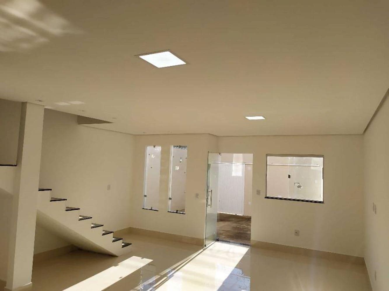 Foto 4 de 15: Casa em leilão em Montes Claros - MG, bairro Raul Lourenço — Casa em Raul Lourenço - Montes Claros/MG